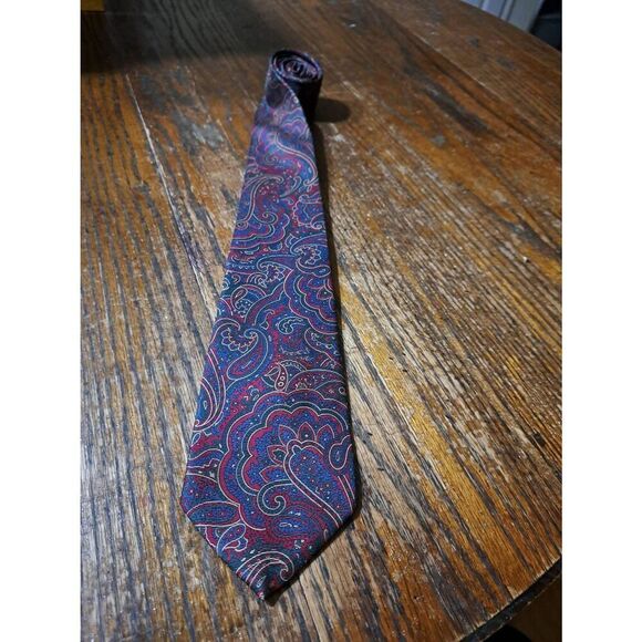 Wembley Blue Red Green Tan Paisley Mens Neck Tie - Picture 1 of 3